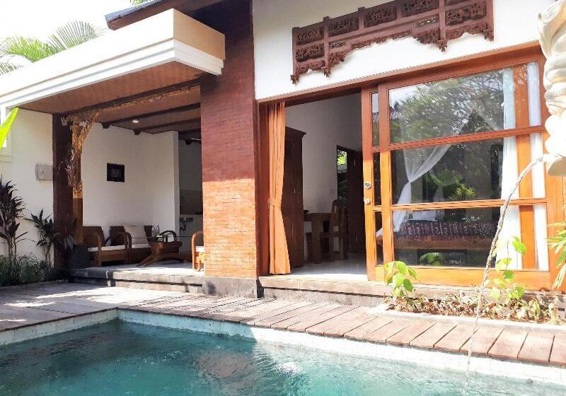 Отель The Calmtree Bungalows