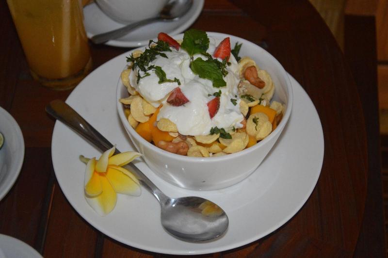 Отель The Calmtree Bungalows