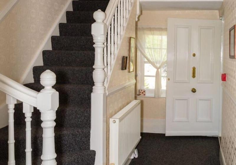 Hotel The Charterhouse