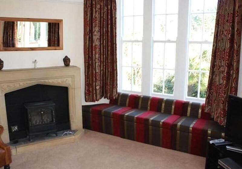 Hotel The Charterhouse