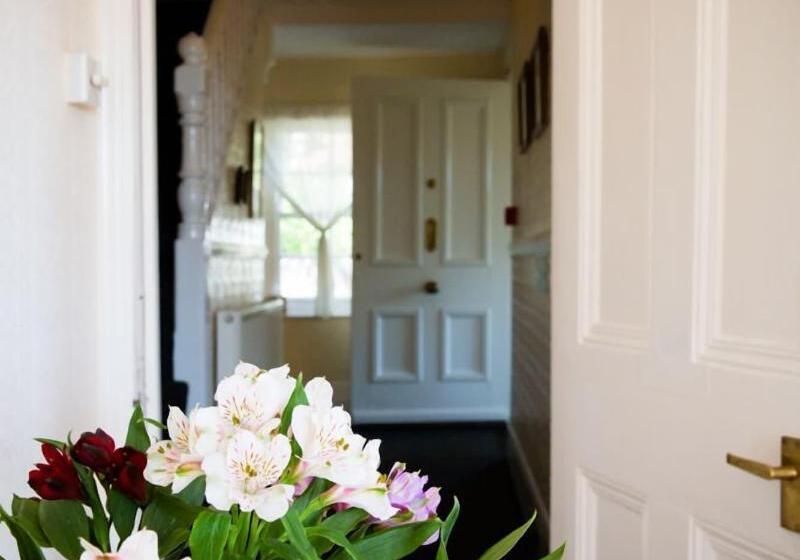 Hotel The Charterhouse