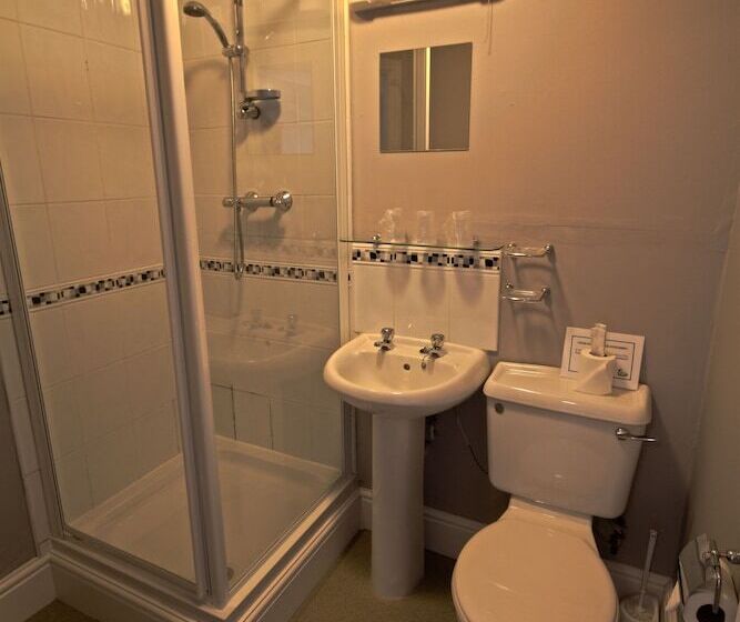 فندق The Resolution