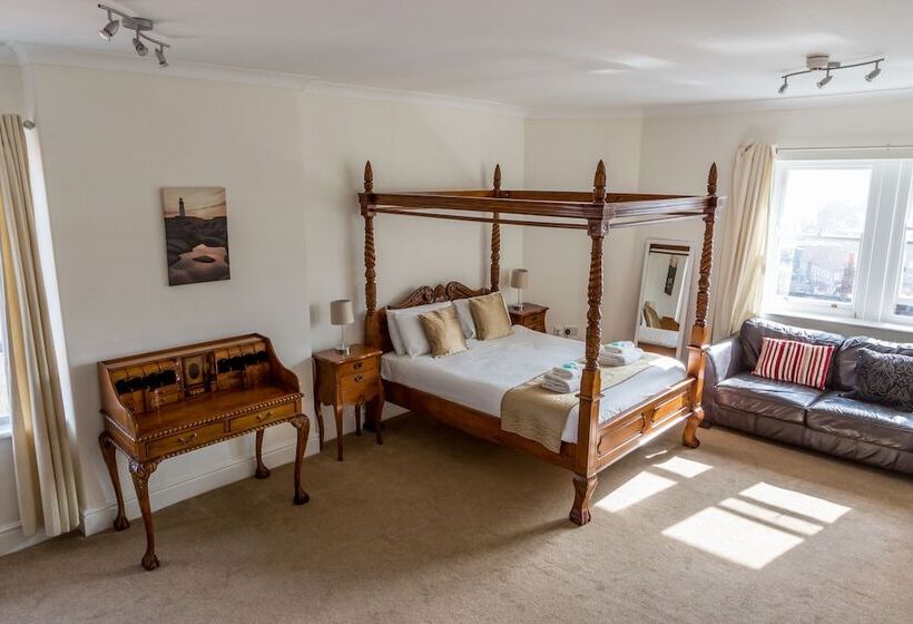 فندق The Resolution