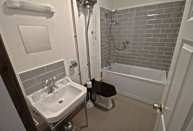 فندق The Resolution