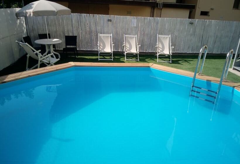 Отель Antonella