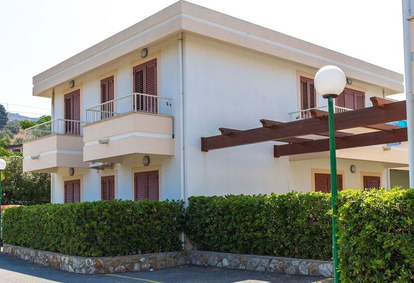ホテル Club Residence La Castellana Mare