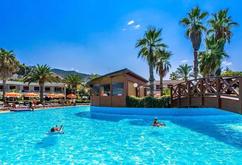 ホテル Club Residence La Castellana Mare