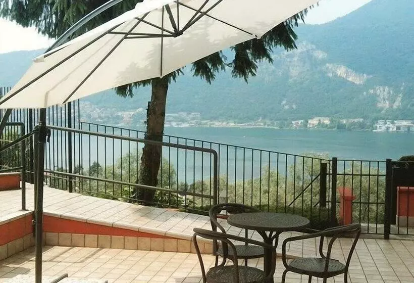Hotelli Empire Resort