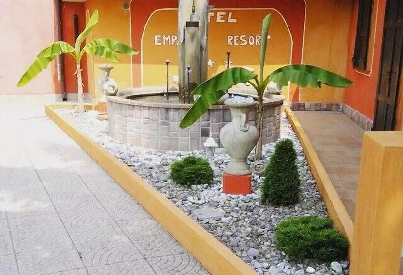 Hotelli Empire Resort