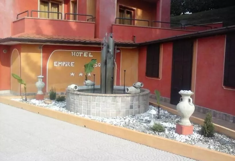 Hotelli Empire Resort