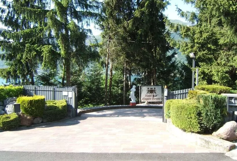 Hotelli Empire Resort