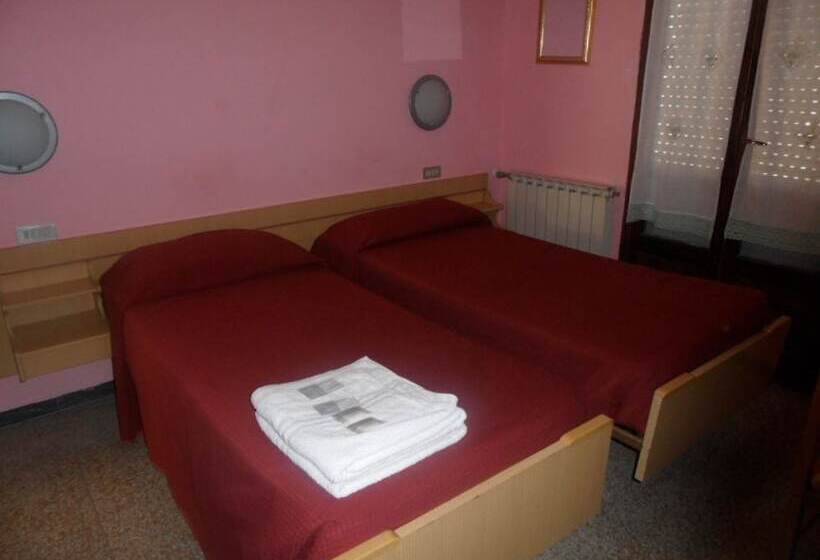 בית מלון כפרי Estoril