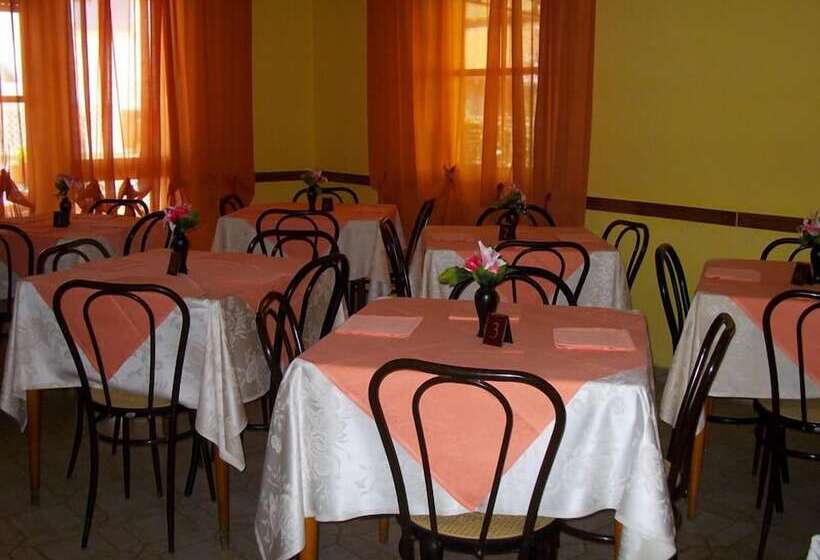 בית מלון כפרי Estoril