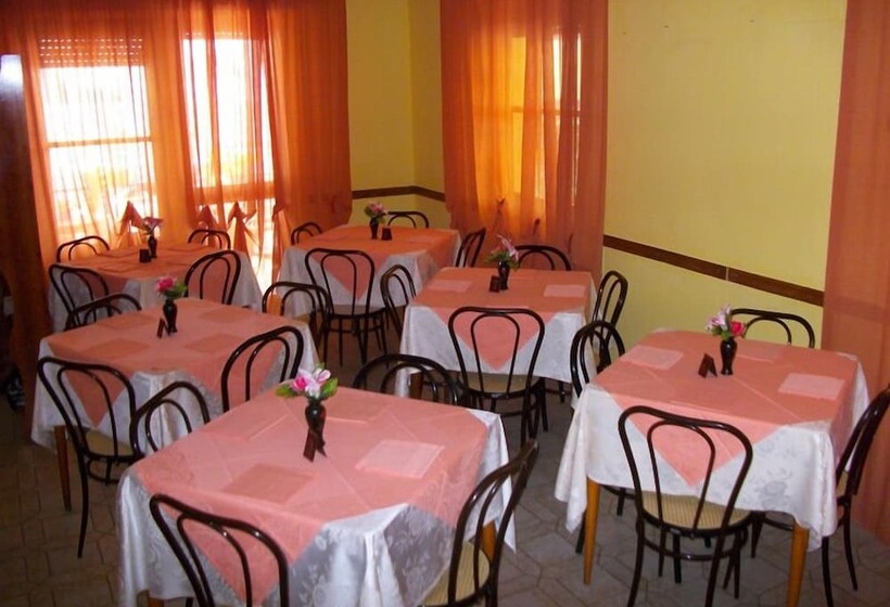 בית מלון כפרי Estoril