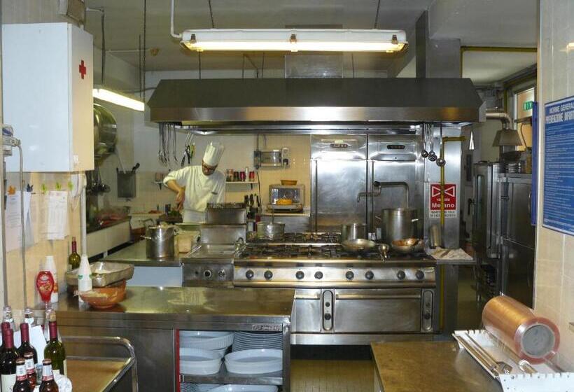 Confidence Hotel Europa