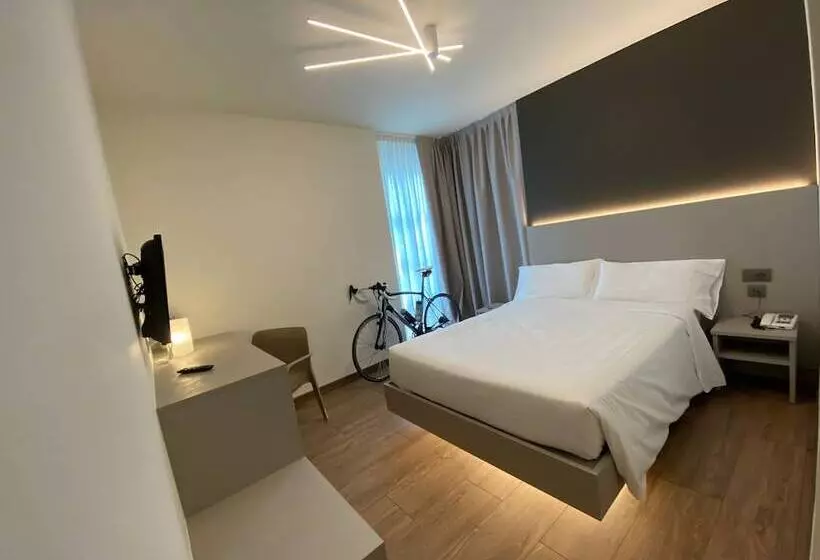 هتل Fly Bike