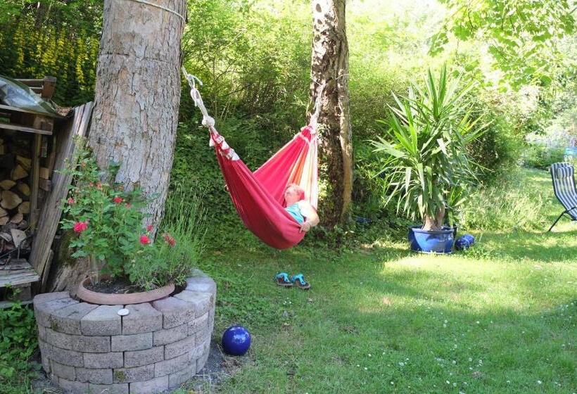 호텔 Frauenpension Arleta   Women Only