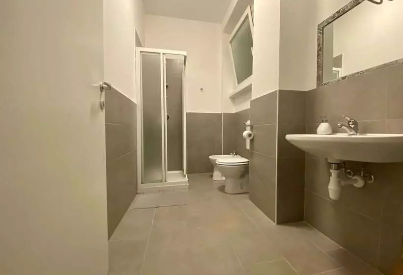 هتل Guest House Pirelli Milano