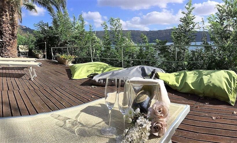 ホテル La Culla Del Lago