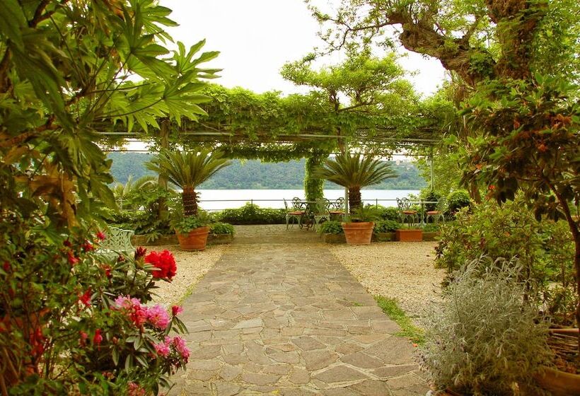 ホテル La Culla Del Lago