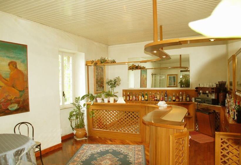 ホテル La Culla Del Lago