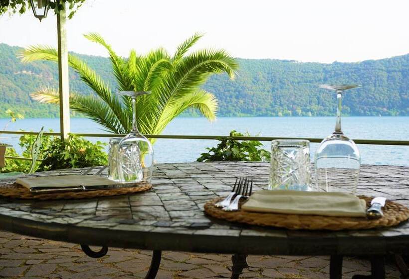 ホテル La Culla Del Lago