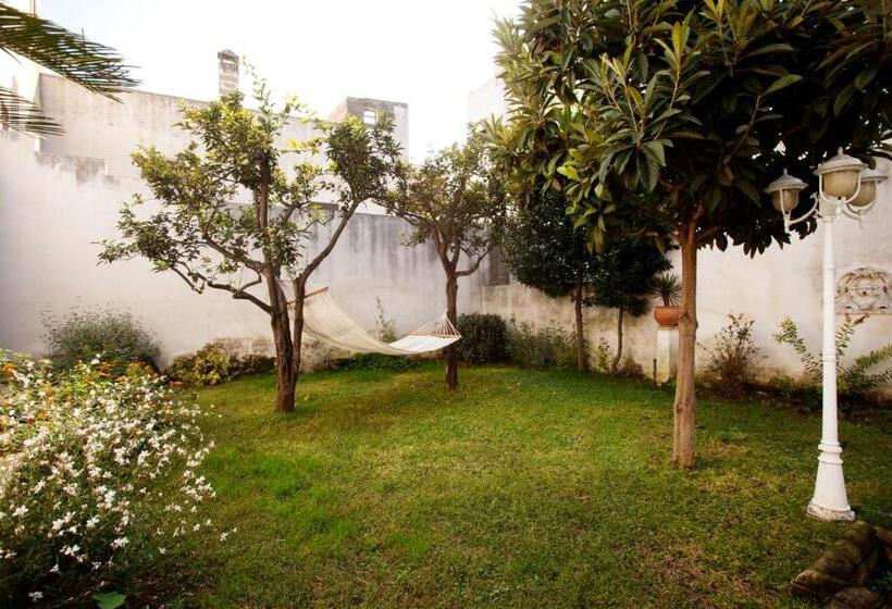 酒店 La Naca Della Taranta B&b