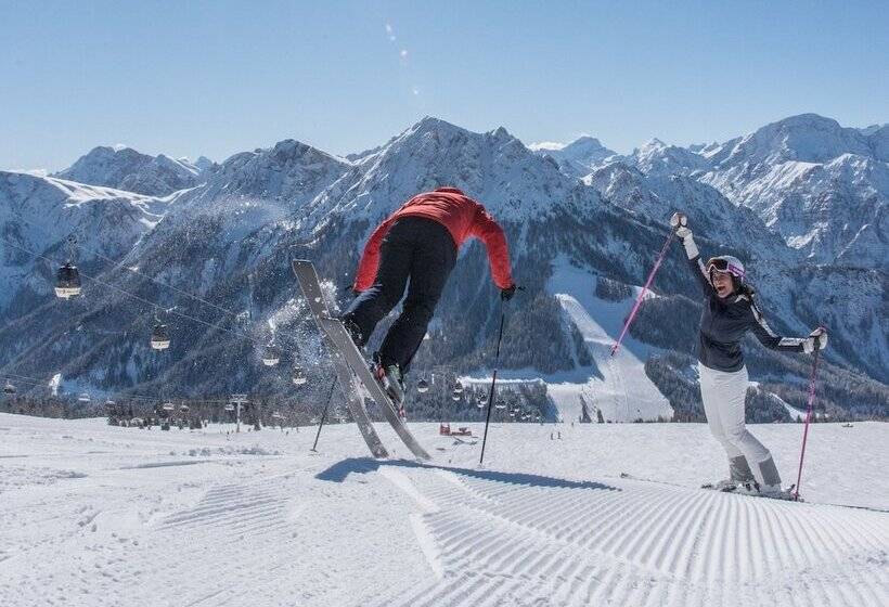 ホテル Mareo Dolomites