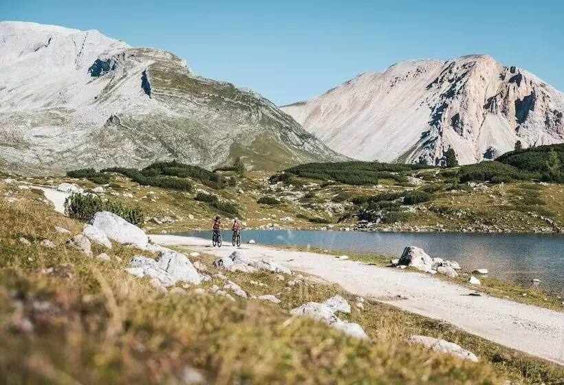Hotelli Mareo Dolomites