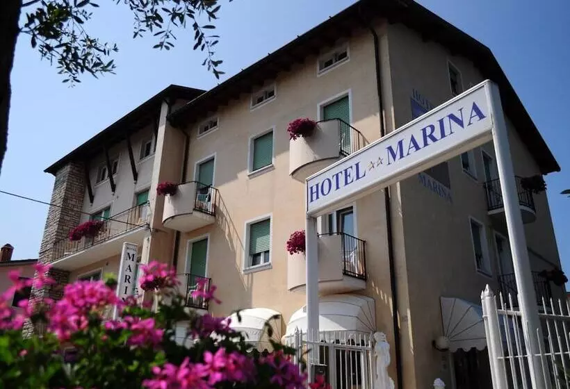 هتل Marina