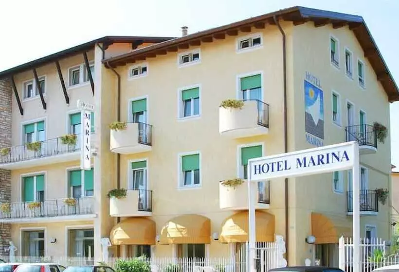 هتل Marina