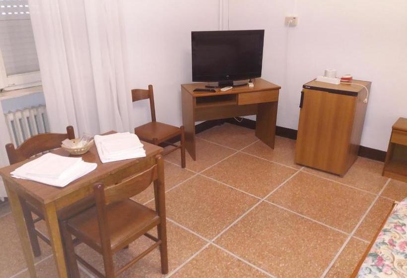 Fotos del hotel Mediterraneo:  14