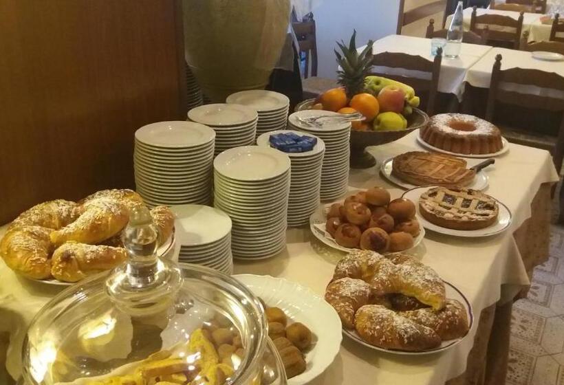 酒店 Squarciarelli