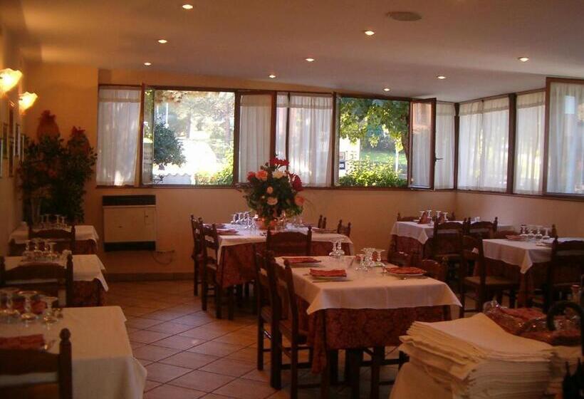 酒店 Squarciarelli