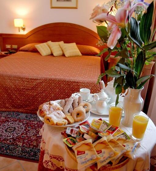 酒店 Squarciarelli