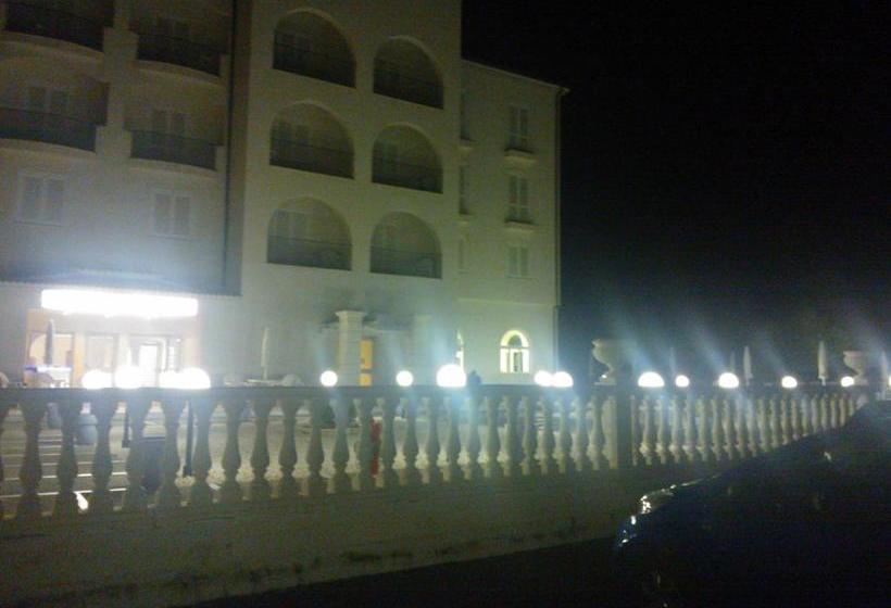 فندق Total Family