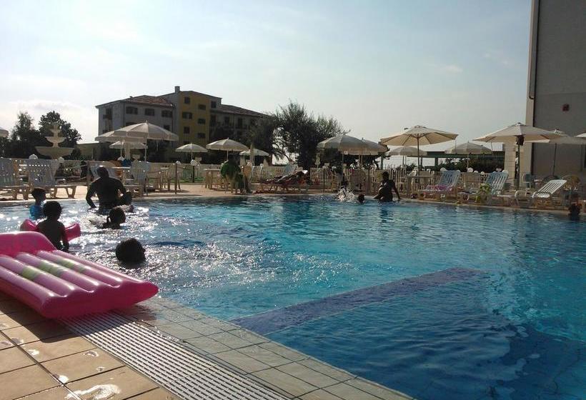 فندق Total Family