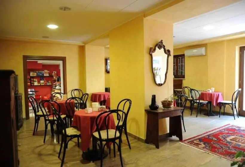 Hotelli Valentini Inn
