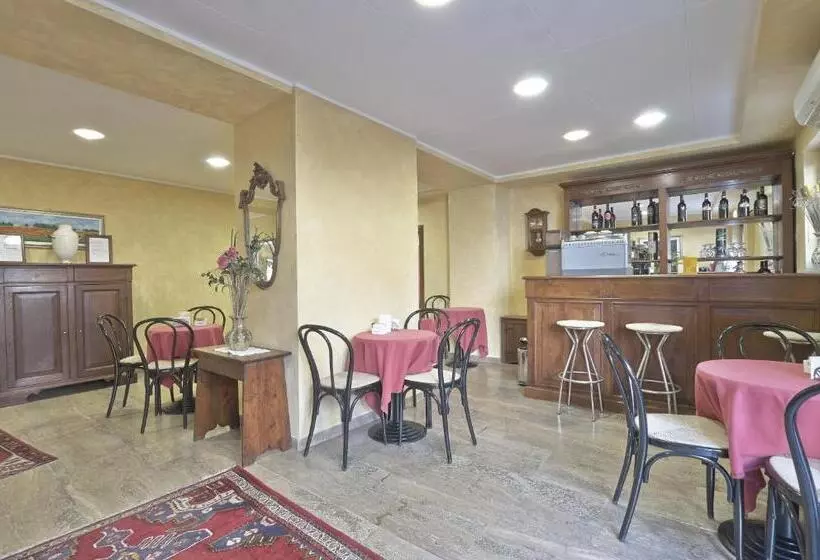 Hotelli Valentini Inn