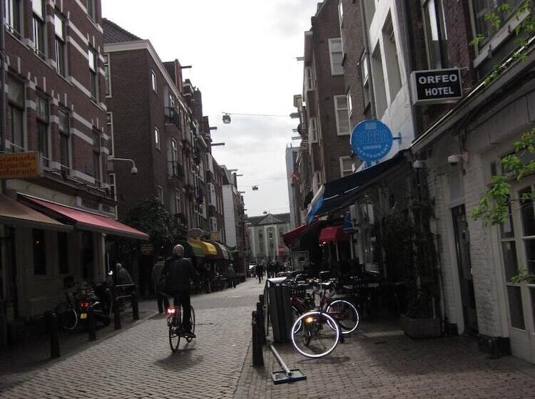 Amsterdam Hostel Uptown