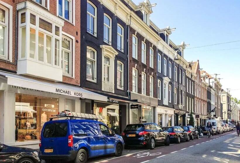 Amsterdam Hostel Uptown