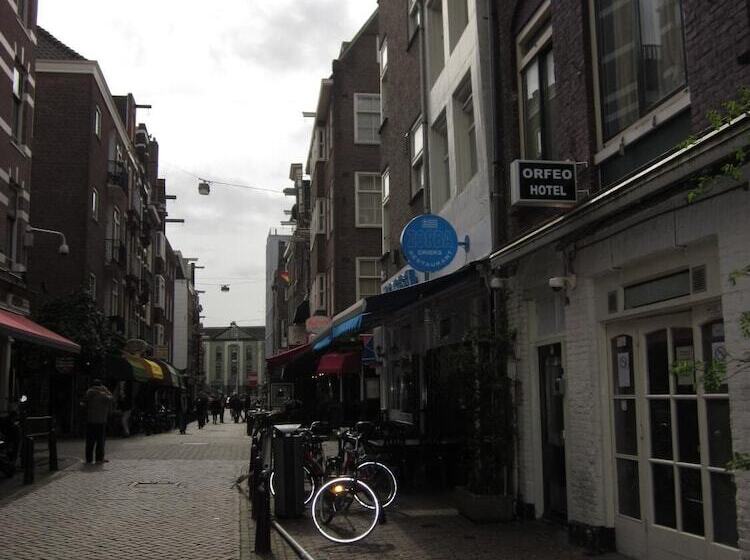 Amsterdam Hostel Uptown