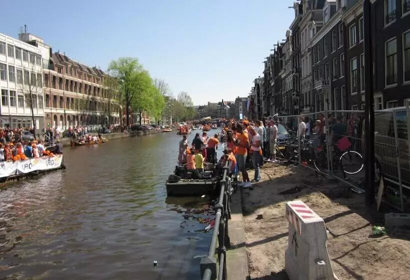 Amsterdam Hostel Uptown