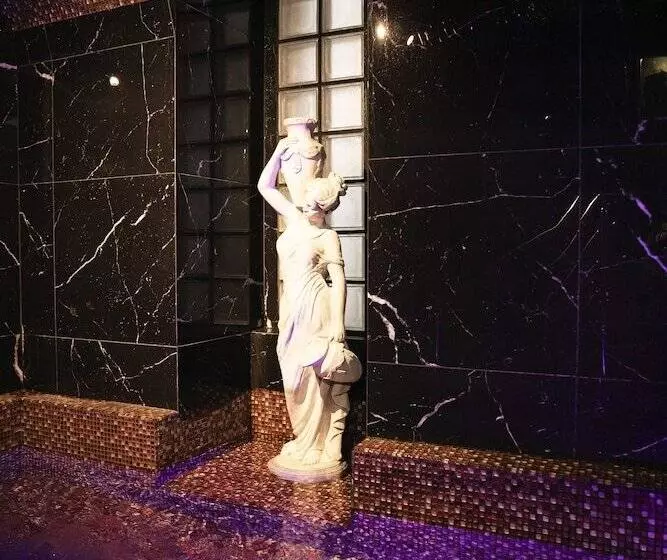 هتل Caravita