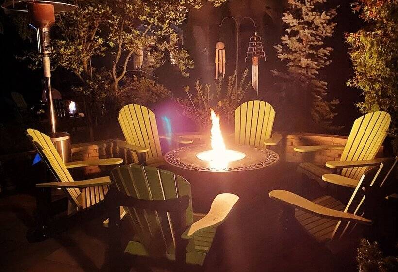 فندق Explorer House Bed & Breakfast