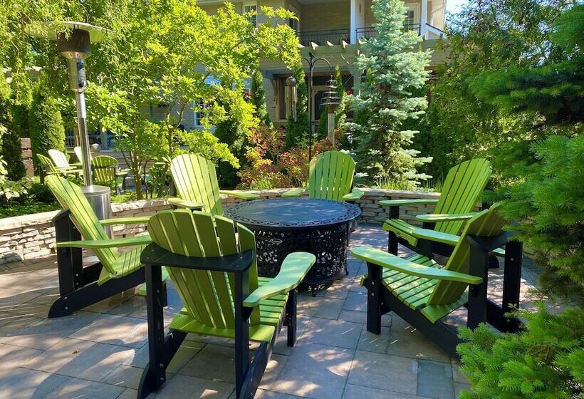 فندق Explorer House Bed & Breakfast