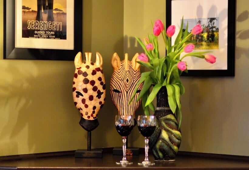 فندق Explorer House Bed & Breakfast