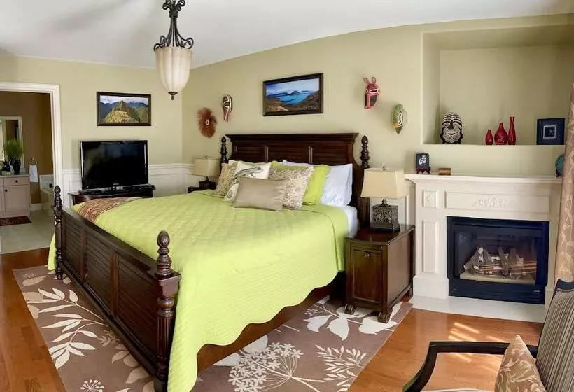 هتل Explorer House Bed & Breakfast