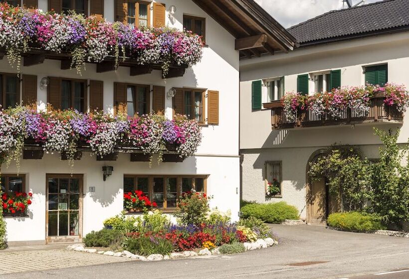 ホテル Gratschwirt