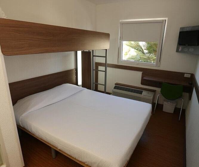 Отель Hi! Zapopan